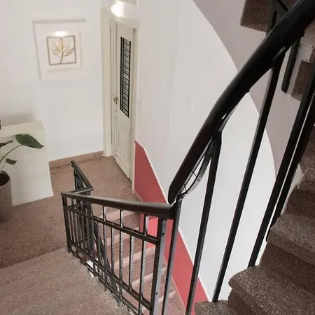 Elegant Apartment In The Heart Of Heraklion Exterior photo